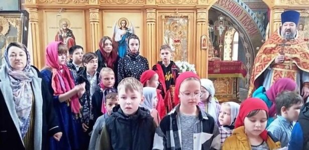 День памяти святых жен-мироносиц отметили в храме Воскресения Словущего Приморско-Ахтарска
