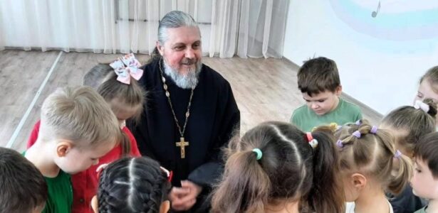 Священнослужитель встретился с воспитанниками детского сада «Зернышко»