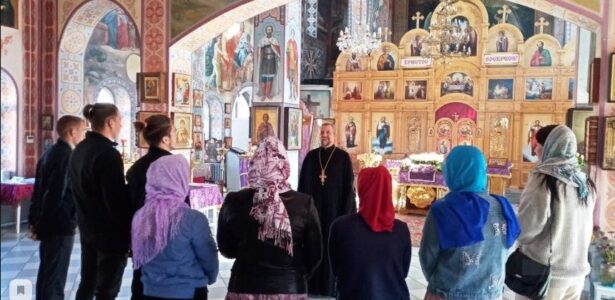 Молодежь Каневского района посетила храмы Приморско-Ахтарского благочиния