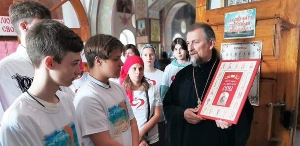 Выставка ко Дню славянской письменности и культуры в храме Воскресения Словущего