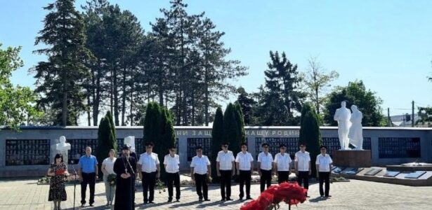 В Бриньковской прошёл митинг, посвящённый Дню памяти и скорби
