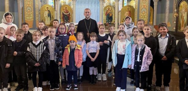 Ученики школы № 10 хутора Садки побывали в храме иконы Божией Матери «Нерушимая Стена»