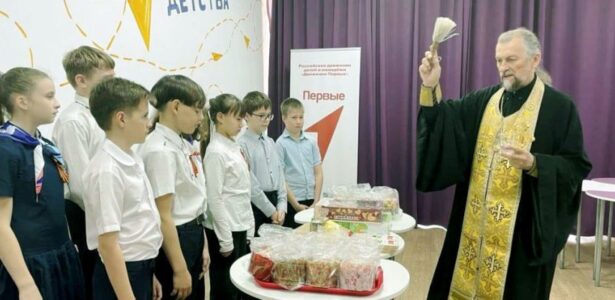 В Приморско-Ахтарске прошла акция поддержки воинов СВО «Дари радость на Пасху!»