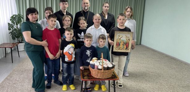 Воспитанников социально-реабилитационного центра «Доброта» поздравили с Пасхой