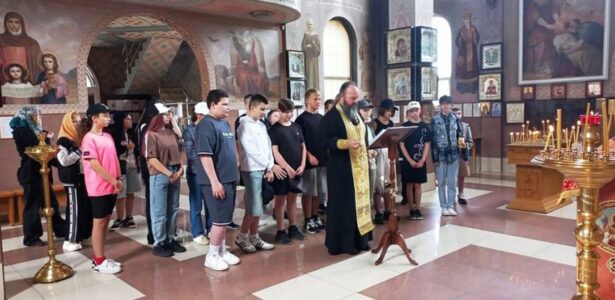 В храмах Приморско-Ахтарского благочиния проходят экскурсии для воспитанников школьных летних лагерей
