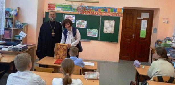 Приморско-Ахтарским школьникам и студентам рассказали о Дне славянской письменности