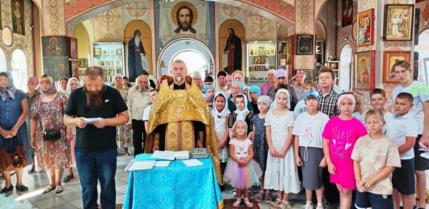 Молебны перед началом нового учебного года в храмах Приморско-Ахтарского благочиния