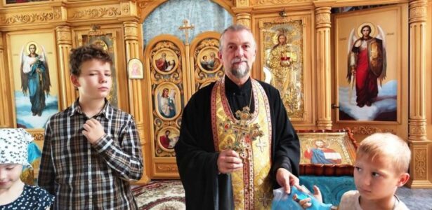 В Приморско-Ахтарском благочинии провели акцию «Соберем ребёнка в школу»