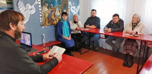 Беседа о Рождественском посте в Приморско-Ахтарском храме Воскресения Словущего