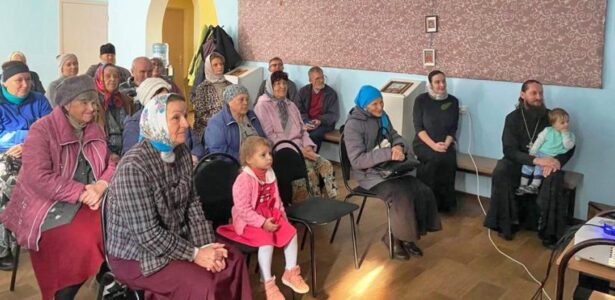 В Приморско-Ахтарском благочинии прошёл показ фильма «Один Бог, один путь»