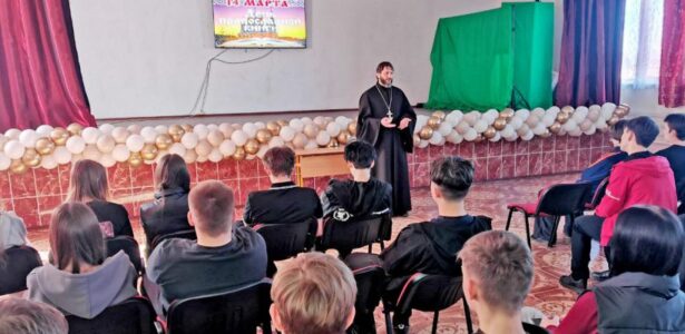 Беседа о книгопечатании на Руси в Приморско-Ахтарском филиале техникума «Знание»