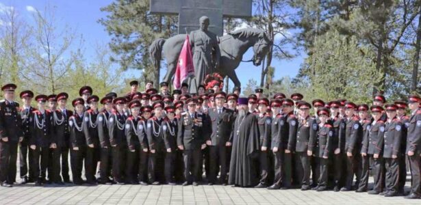 Духовник Бриньковского казачьего кадетского корпуса участвовал в митинге
