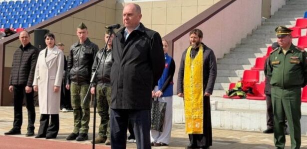 Помощник благочинного благословил участников «Зарницы» в Приморско-Ахтарском районе