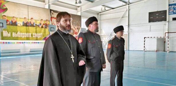 Помощник благочинного напутствовал участников спортивного мероприятия в Приморско-Ахтарске