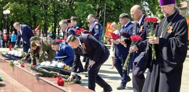 Благочинный Приморско-Ахтарского округа церквей почтил память воинов-земляков