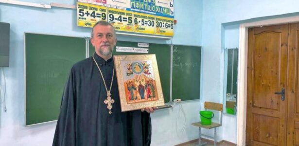 Заключительный урок ОПК в школе № 15 посёлка Ахтарского провёл благочинный