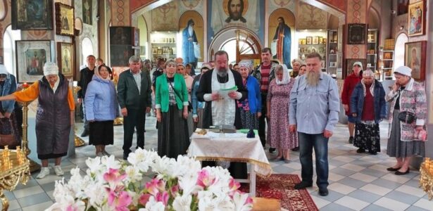 Молебен о младенцах, убиенных в утробе, в Приморско-Ахтарском храме Воскресения Словущего