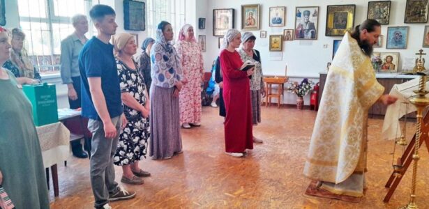 Молебен перед предстоящими экзаменами в станице Бородинской