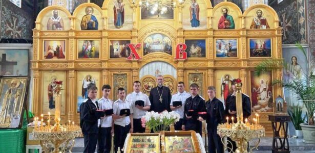 Экскурсия для студентов в Приморско-Ахтарском храме Воскресения Словущего