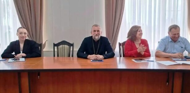 Благочинный Приморско-Ахтарского округа церквей участвовал в заседании Общественной палаты