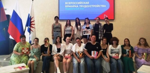 В Приморско-Ахтарске состоялась встреча помощника благочинного с молодежным клубом районного «Центра занятости населения»