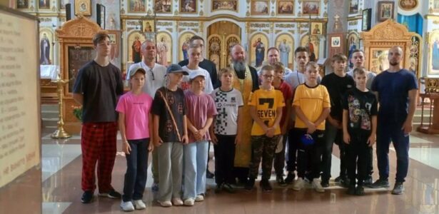 Храм великомученика Георгия Победоносца станицы Бриньковской посетили юные спортсмены