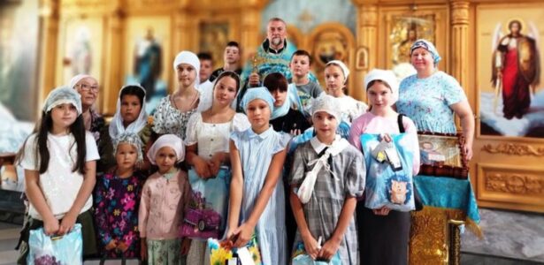 В Приморско-Ахтарском благочинии провели акцию «Соберем ребёнка в школу»