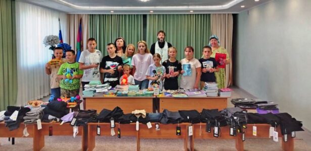 Подопечным Приморско-Ахтарского центра «Доброта» помогли собраться в школу